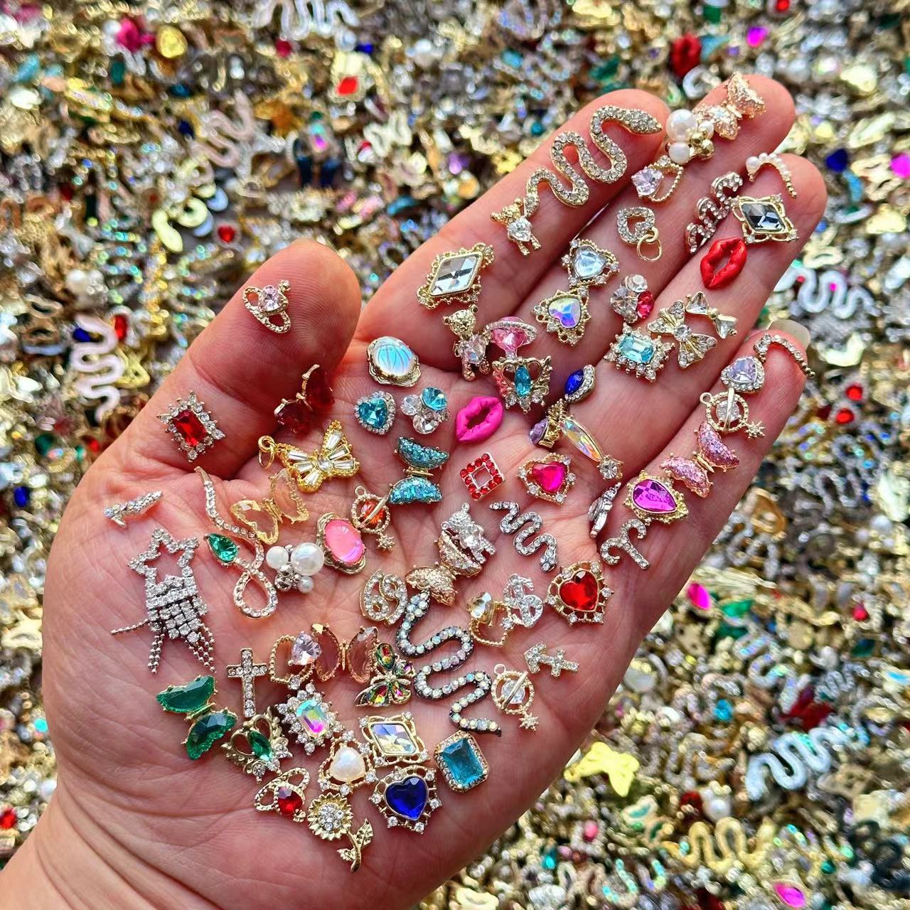 Nail Art Valentines Day - Toplu Lüks Karışık Alaşımlı Tırnak Süsleri,